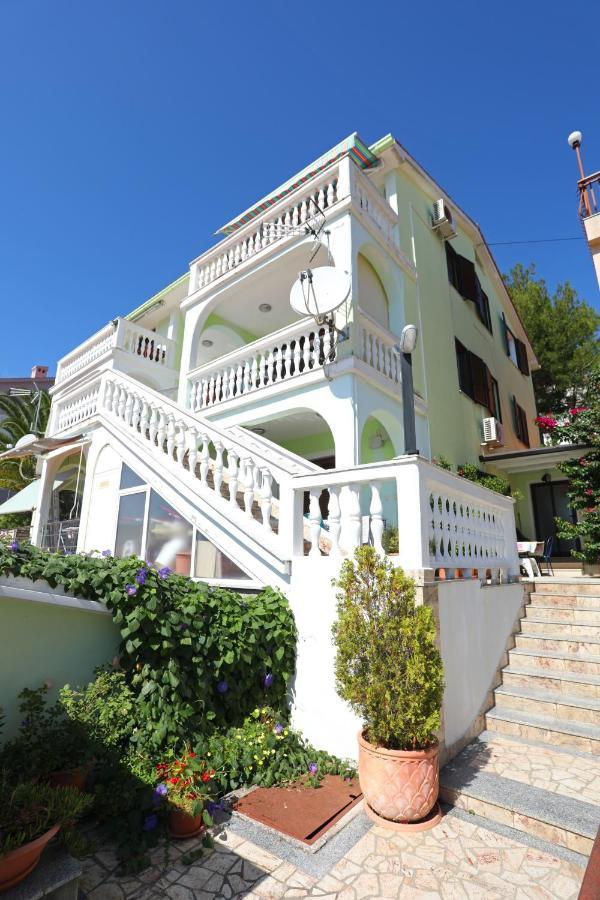 Greenhouse Family Apartments ราบัซ ภายนอก รูปภาพ