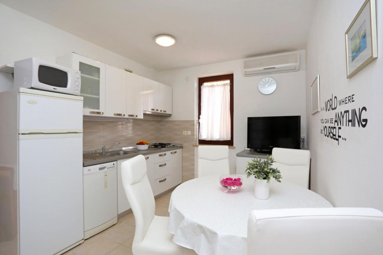 Greenhouse Family Apartments ราบัซ ภายนอก รูปภาพ